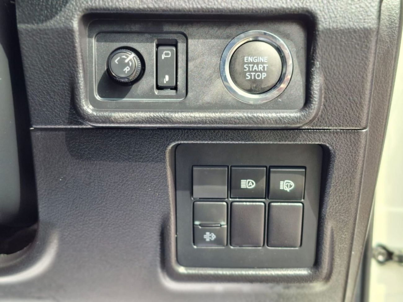 Toyota Prado TX 2.8L Japanese Car 457km driven Diesel engine 4WD Automatic Gear 7 Seats 5 Doors