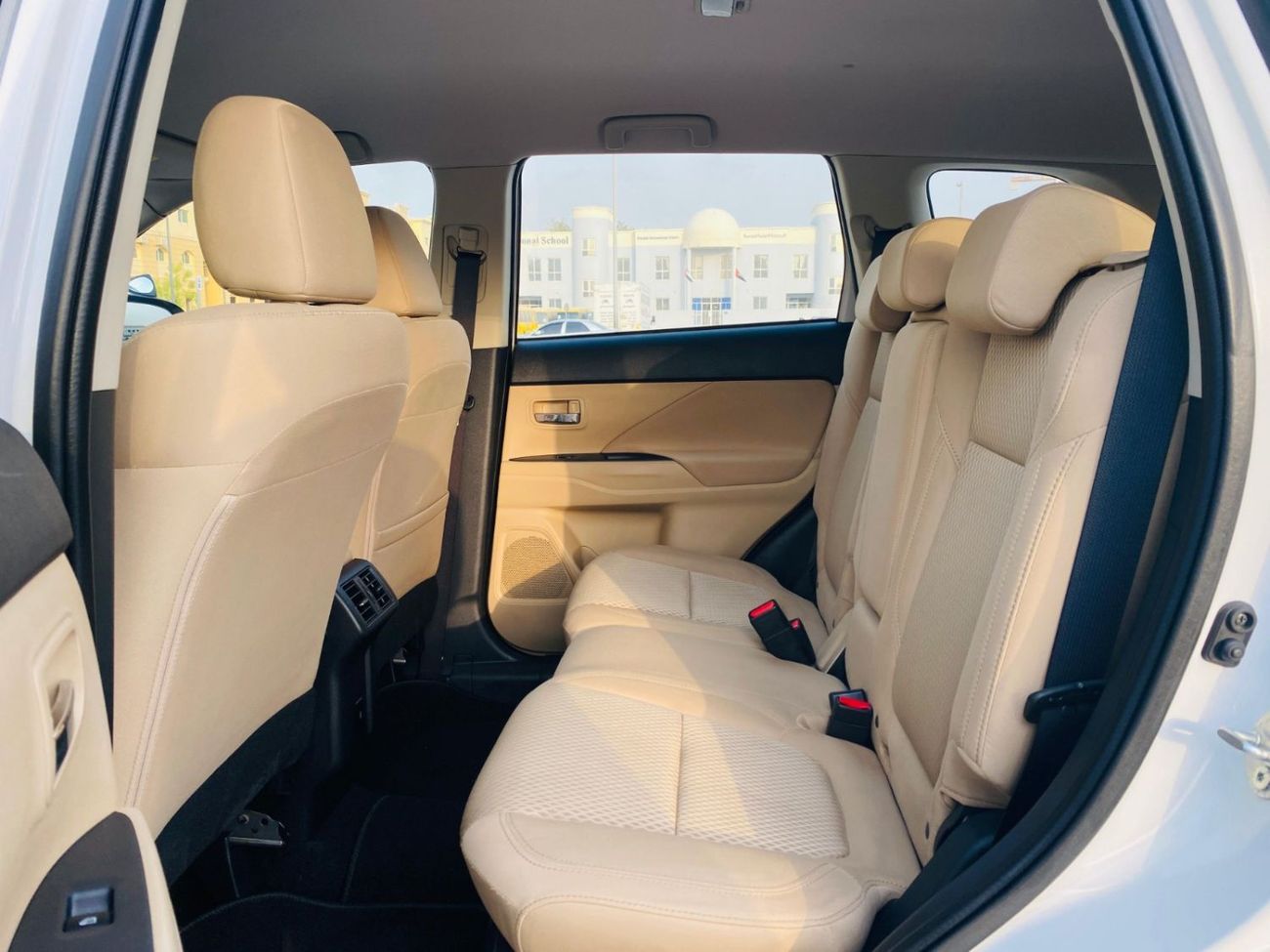 ميتسوبيشي آوتلاندر