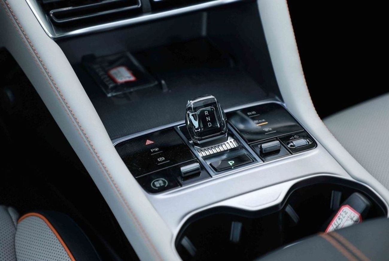 بي واي دي سونغ بلس 2024 BYD SONG PLUS HONOR CHAMPION FLAGSHIP - WHITE inside GREY & BLUE | Export Only