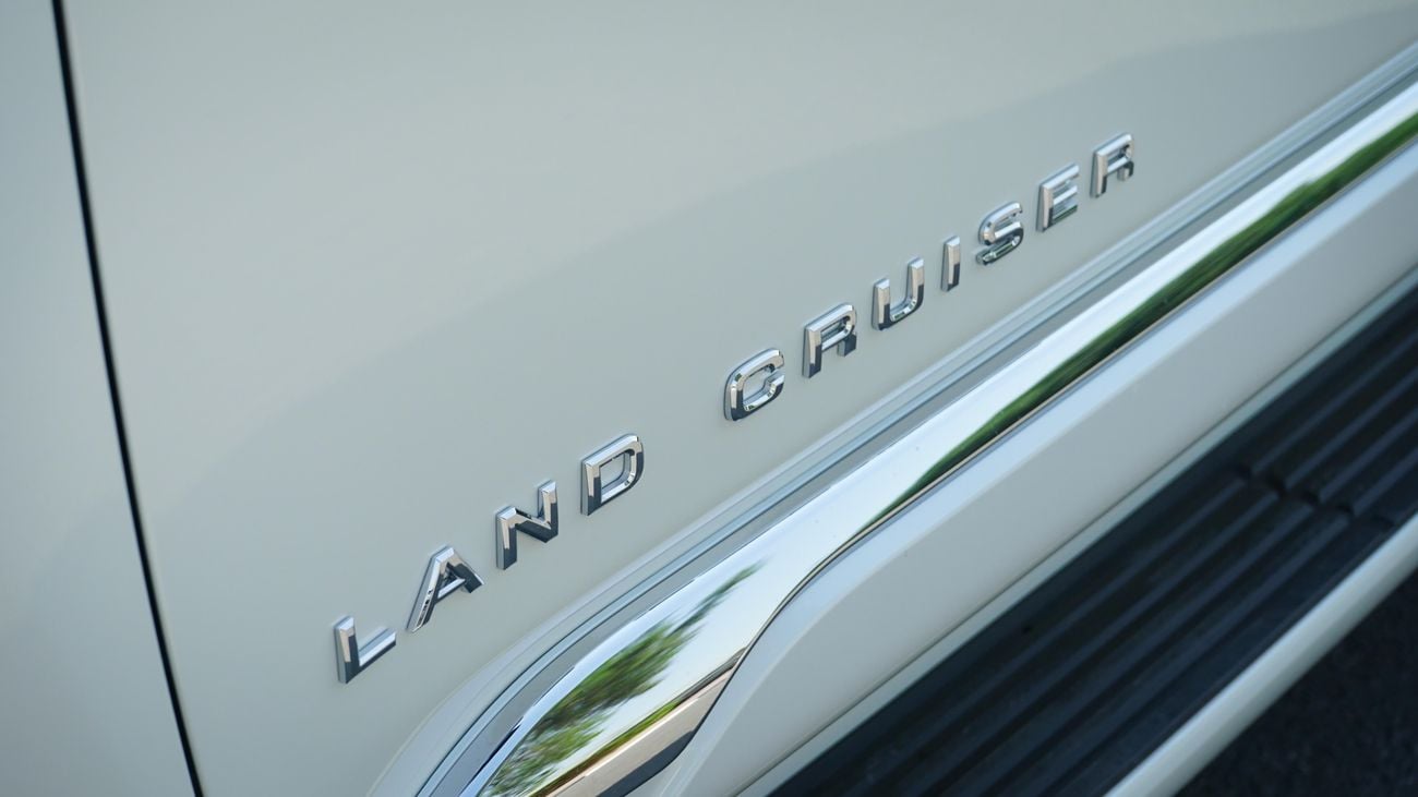 Toyota Land Cruiser VXR 4.0 L V6