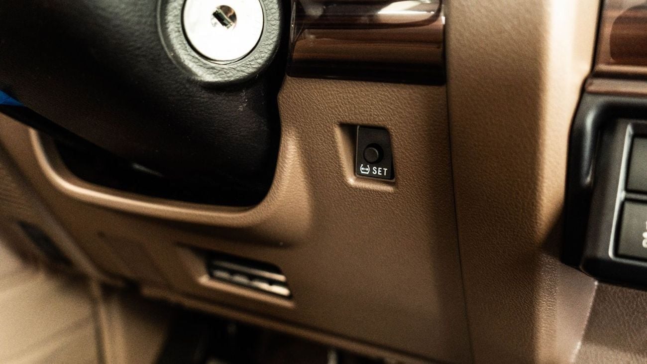 Toyota Land Cruiser 70 LC 78 | 4.0L | V6 | Petrol | MT | 2025