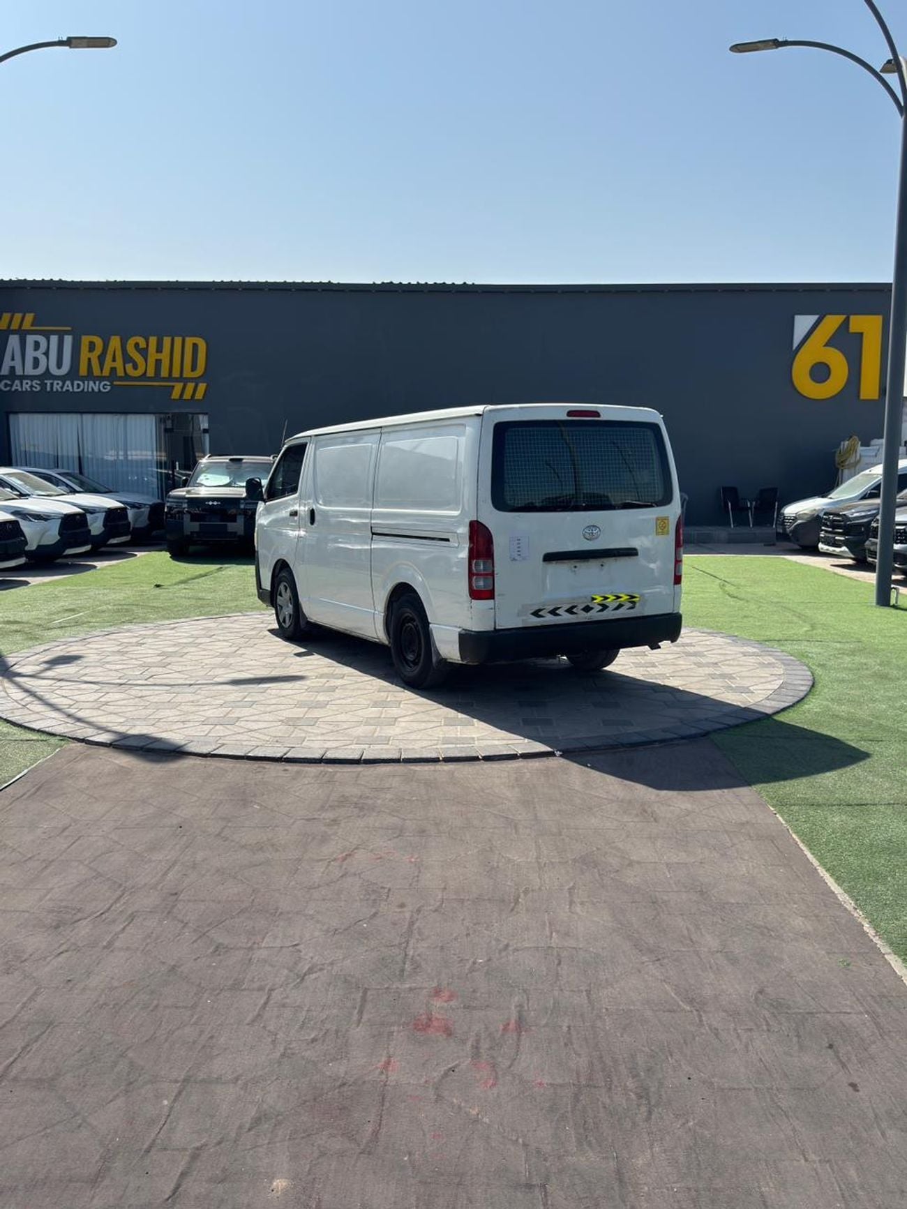 تويوتا هاياس GL - Standard Roof 2.7L