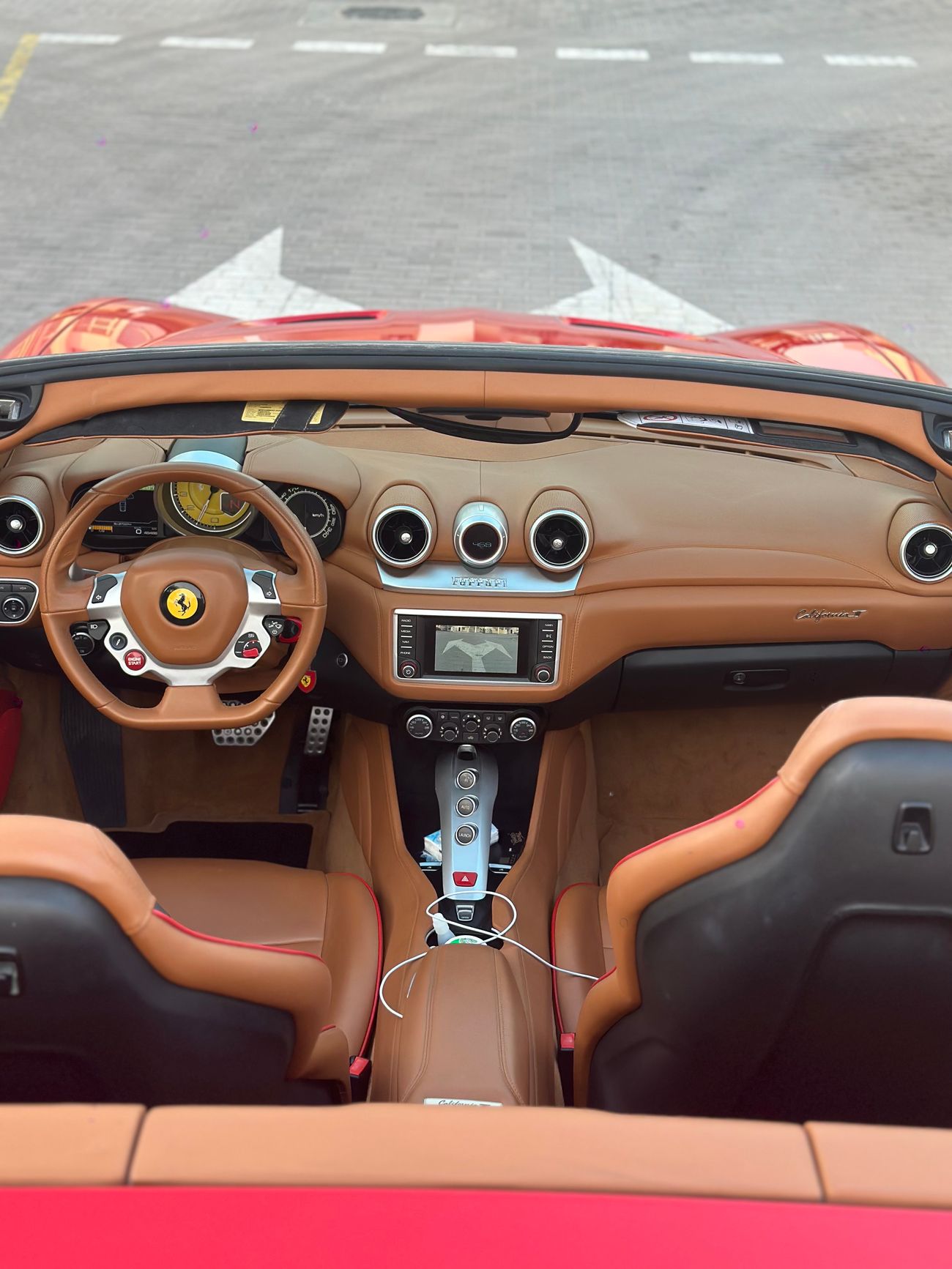 Ferrari California T show room level -zero Accedent- under warranty-
