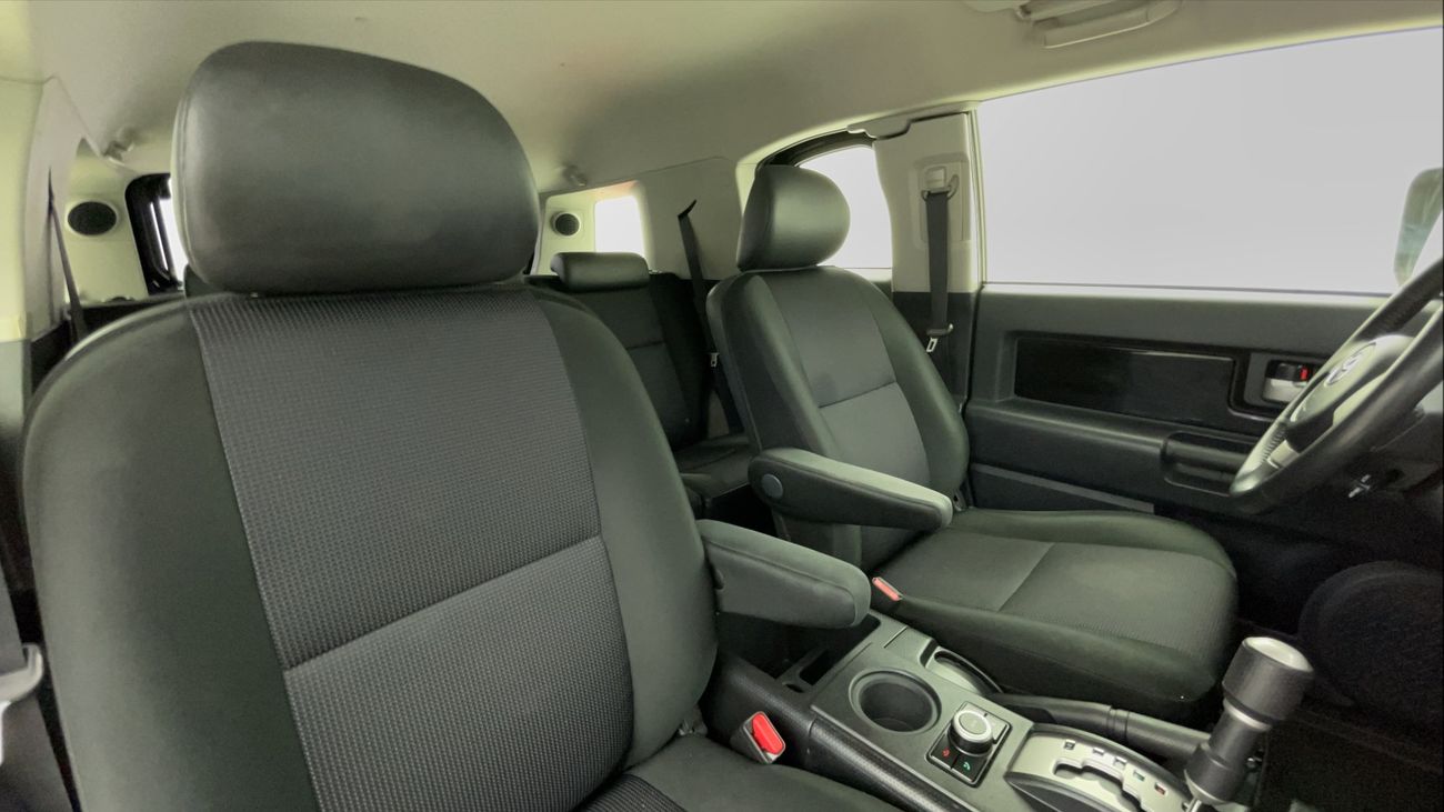 Toyota FJ Cruiser GXR 4 | Zero Down Payment | Home Test Drive