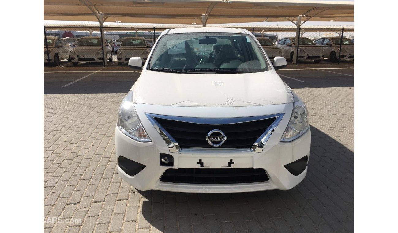 Nissan Sunny salon