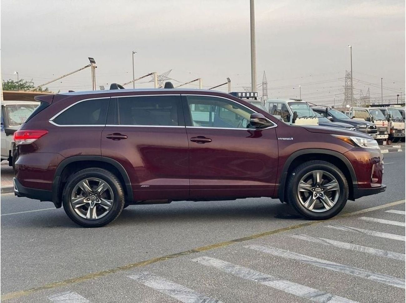 تويوتا هايلاندر 2017 Toyota Highlander Hybrid Fuel Limited Edition Full Option Panoramic View - 360* 5 CAM - 4x4 AWD