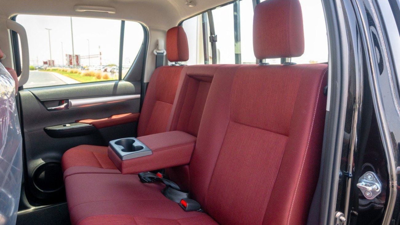 تويوتا هيلوكس SR5 4.0L Petrol 6 Cylinder