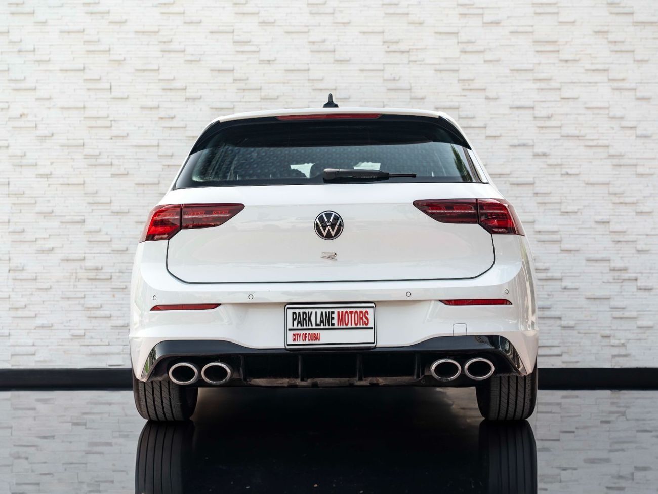 Volkswagen Golf R Base 2.0T