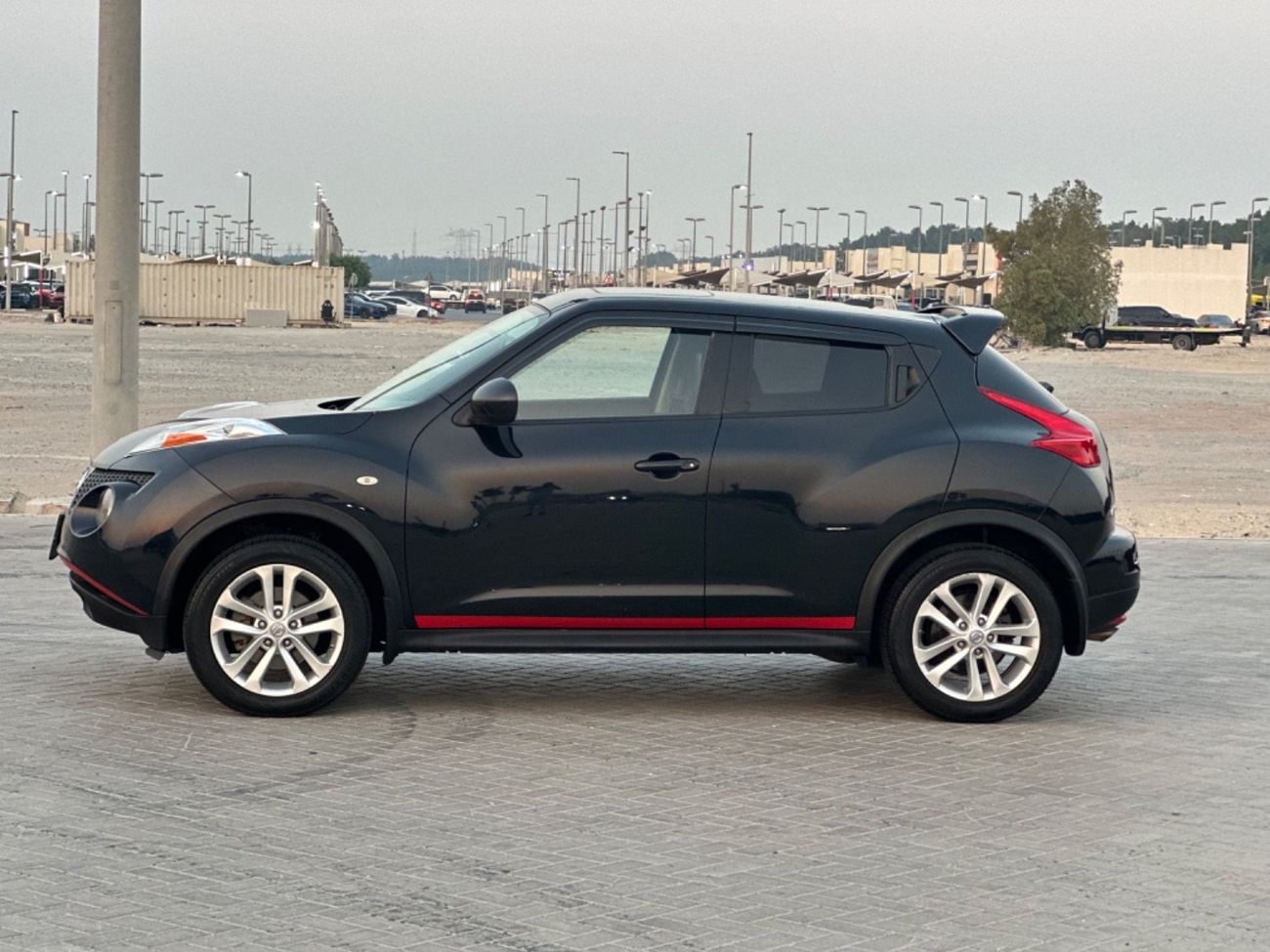 نيسان جوك موديل 2013 حاله ممتازه من الداخل و الخارج فل مواصفات فتحه وجلد ومثبت سرعه وتحكم كهربي كامل