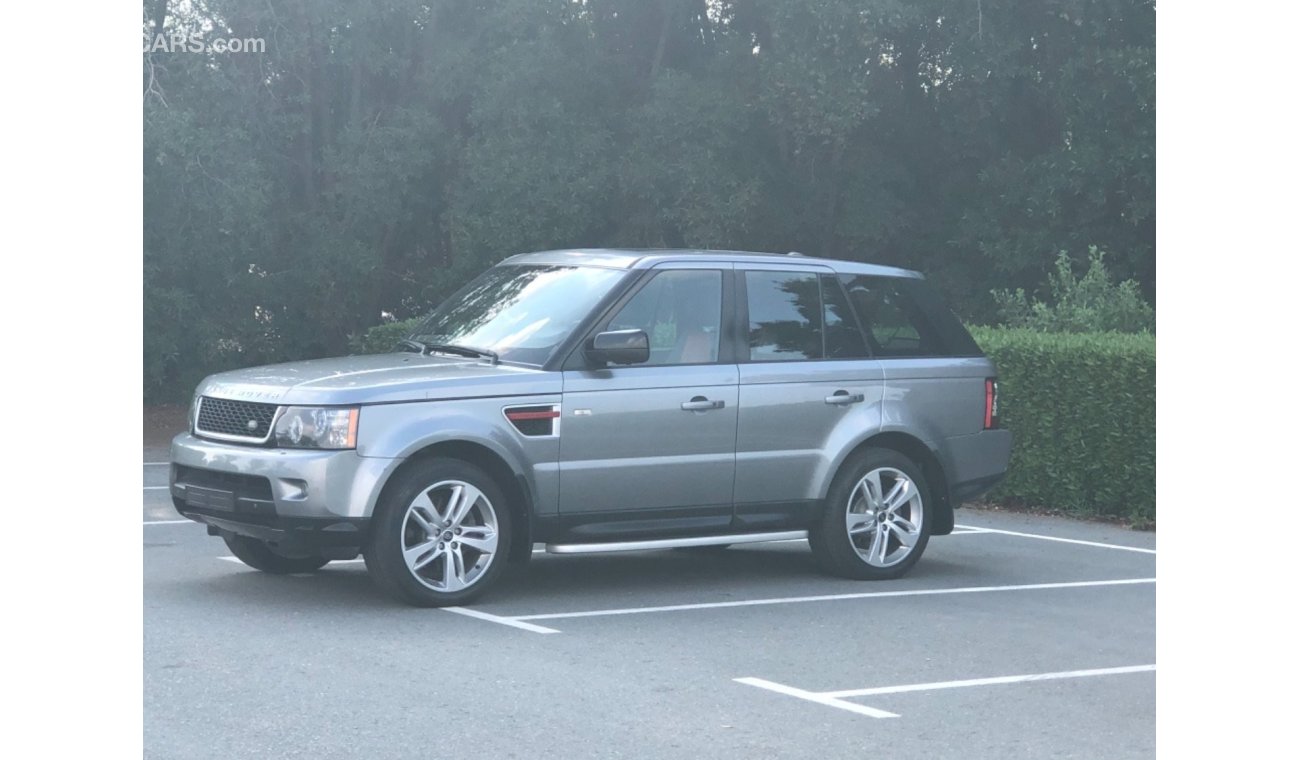 Land Rover Range Rover Sport Model 2013 GCC CAR PREFECT CONDITION INSIDE AND OUTSIDE FULL OPTION SUN ROOF LEATHER SEATS NAVIGATIO