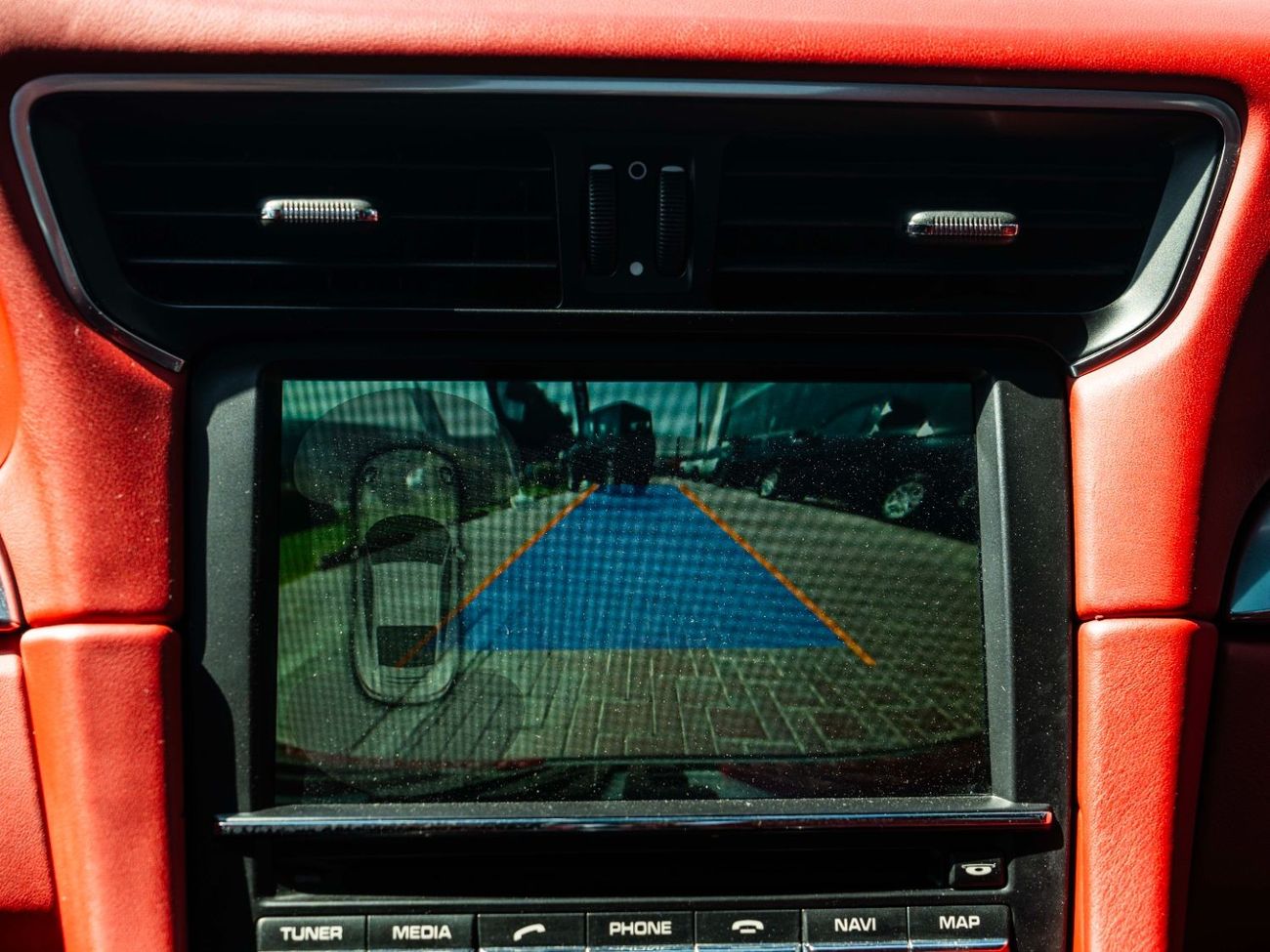 Porsche 911 911 CARRERA 4S • FULL OFFICIAL PORSCHE SERVICE HISTORY • STUNNING COLOUR COMBINATION