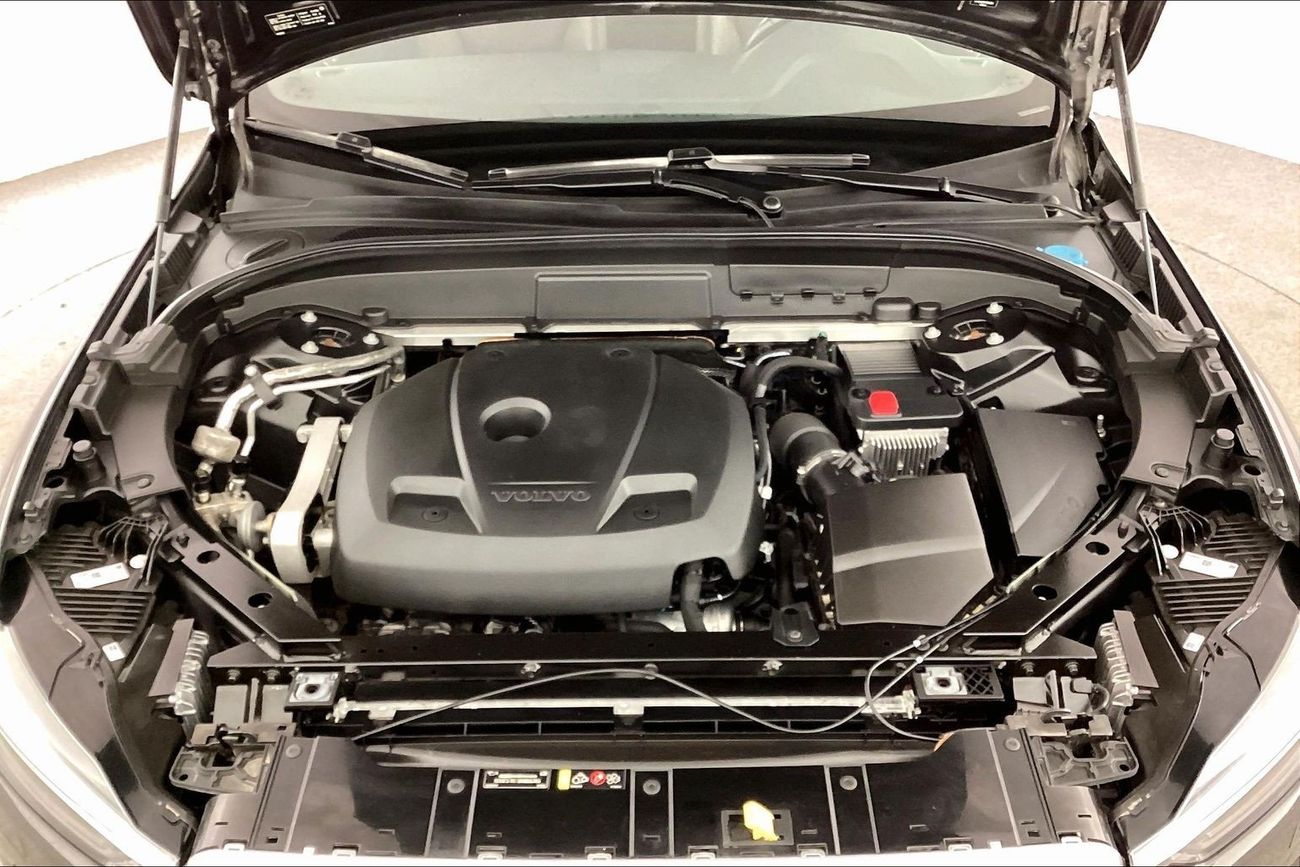 فولفو XC 60 T5 Momentum | National Day Celebration | شامل الضمان | 0 ﺪﻔﻋﺓ ﺃﻮﻟﻯ