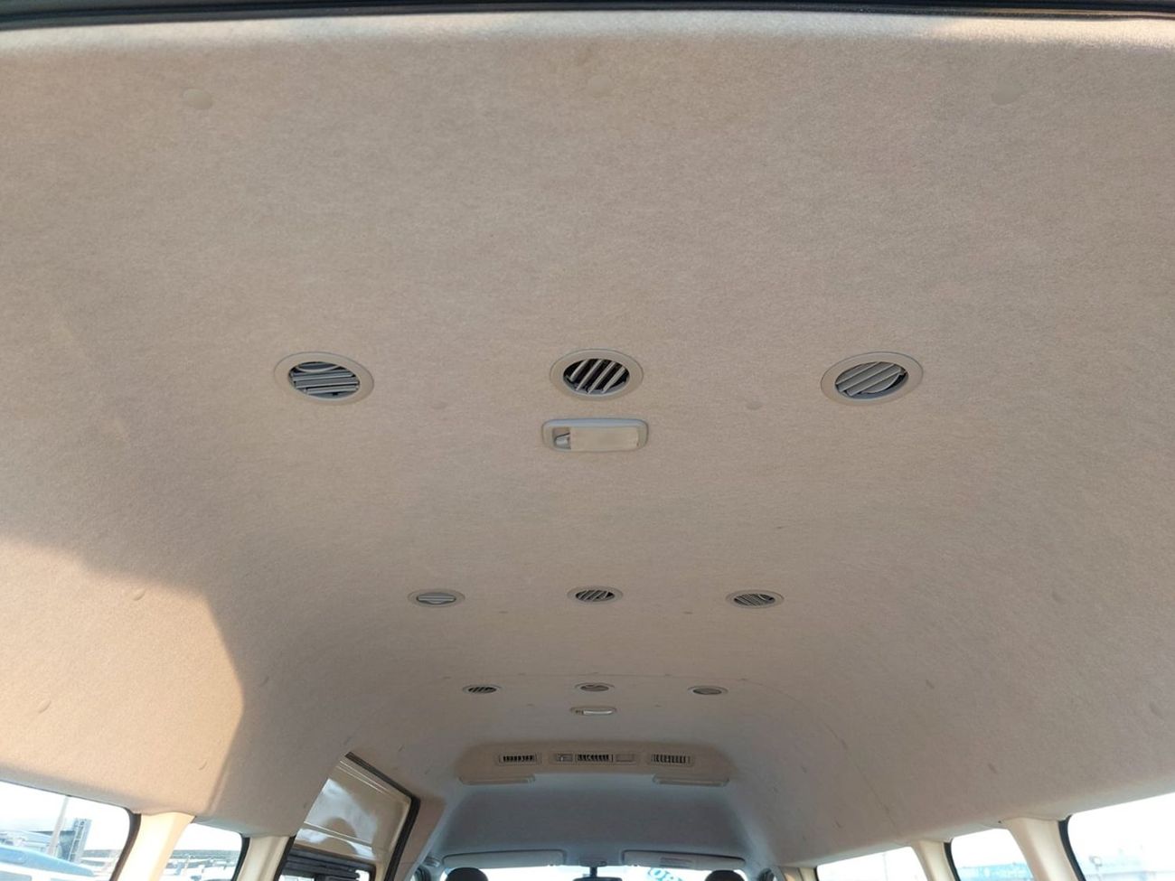 تويوتا هاياس TOYOTA HIACE COMMUTER VAN RHD 2014 MODEL 2.7 L PETROL AUTOMATIC(PM06274)