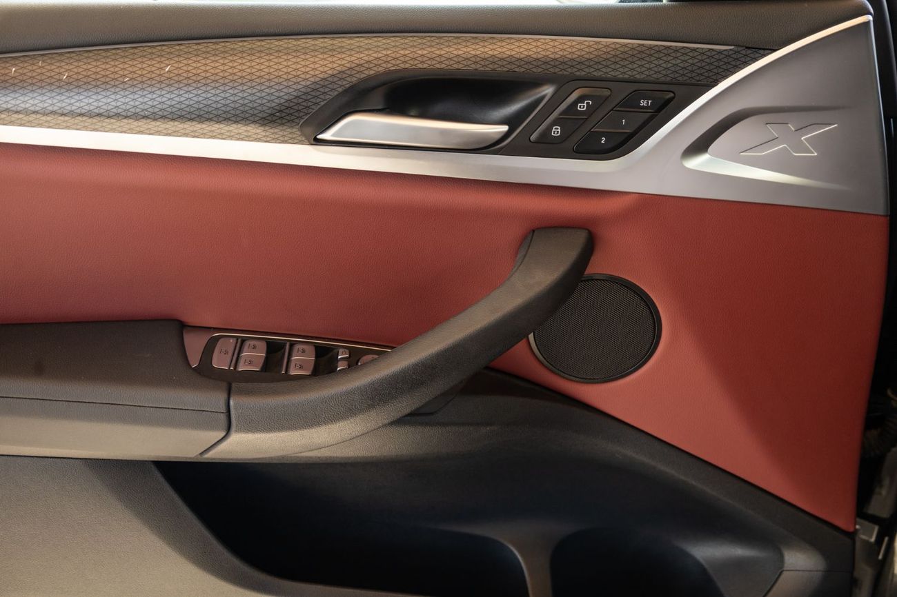 بي أم دبليو X4 xDrive 30i M Sport 2.0L