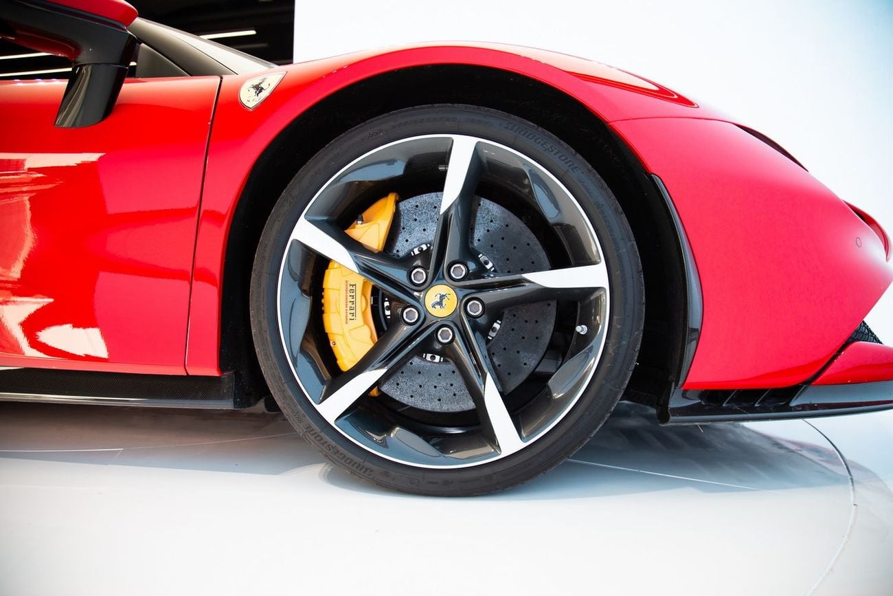 فيراري SF90 سبيدر ASSETTO FIORANO