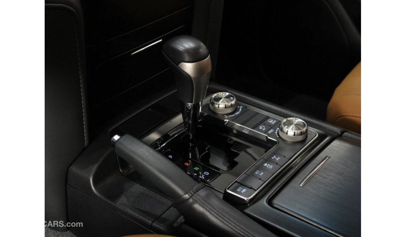 Toyota Land Cruiser Grand touring V6