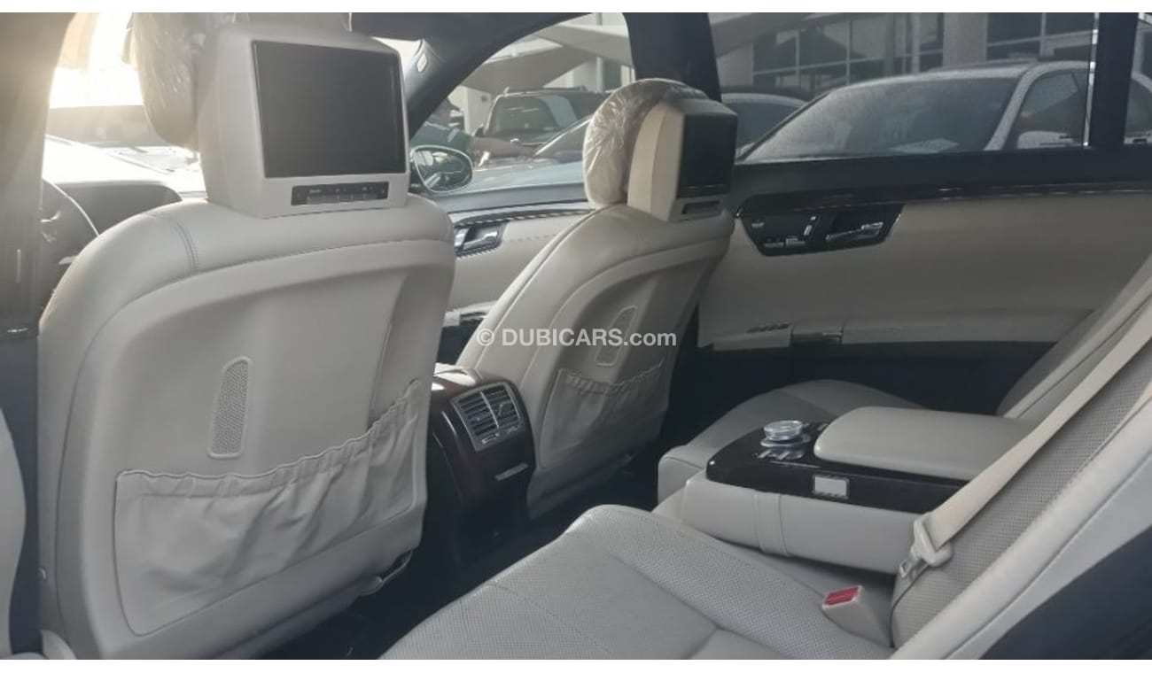 Mercedes-Benz S 500 2006 Full options Gulf specs specs  Panorama Night vision 3 DVD