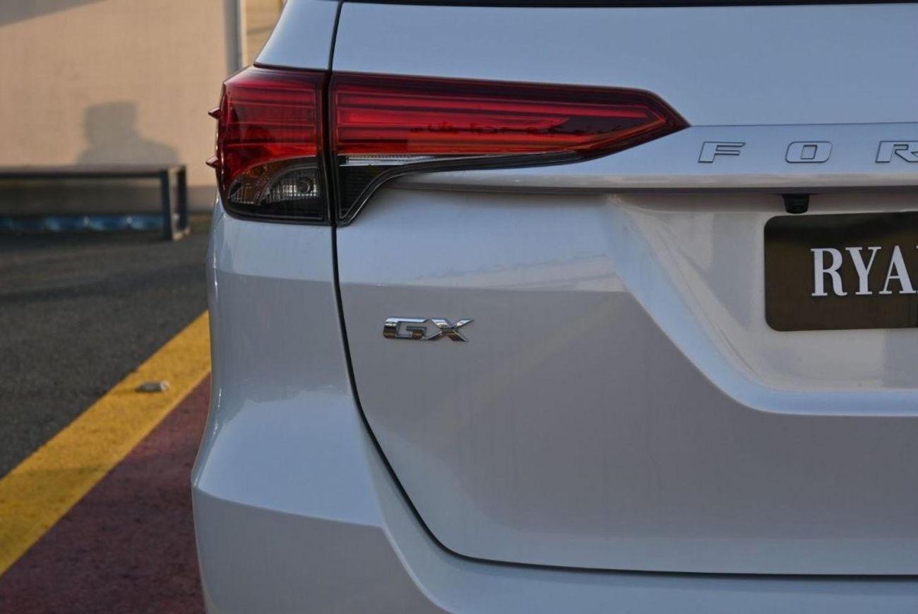 Toyota Fortuner Toyota Fortuner GX 2.7L Petrol, SUV, 2WD Color White Model 2023