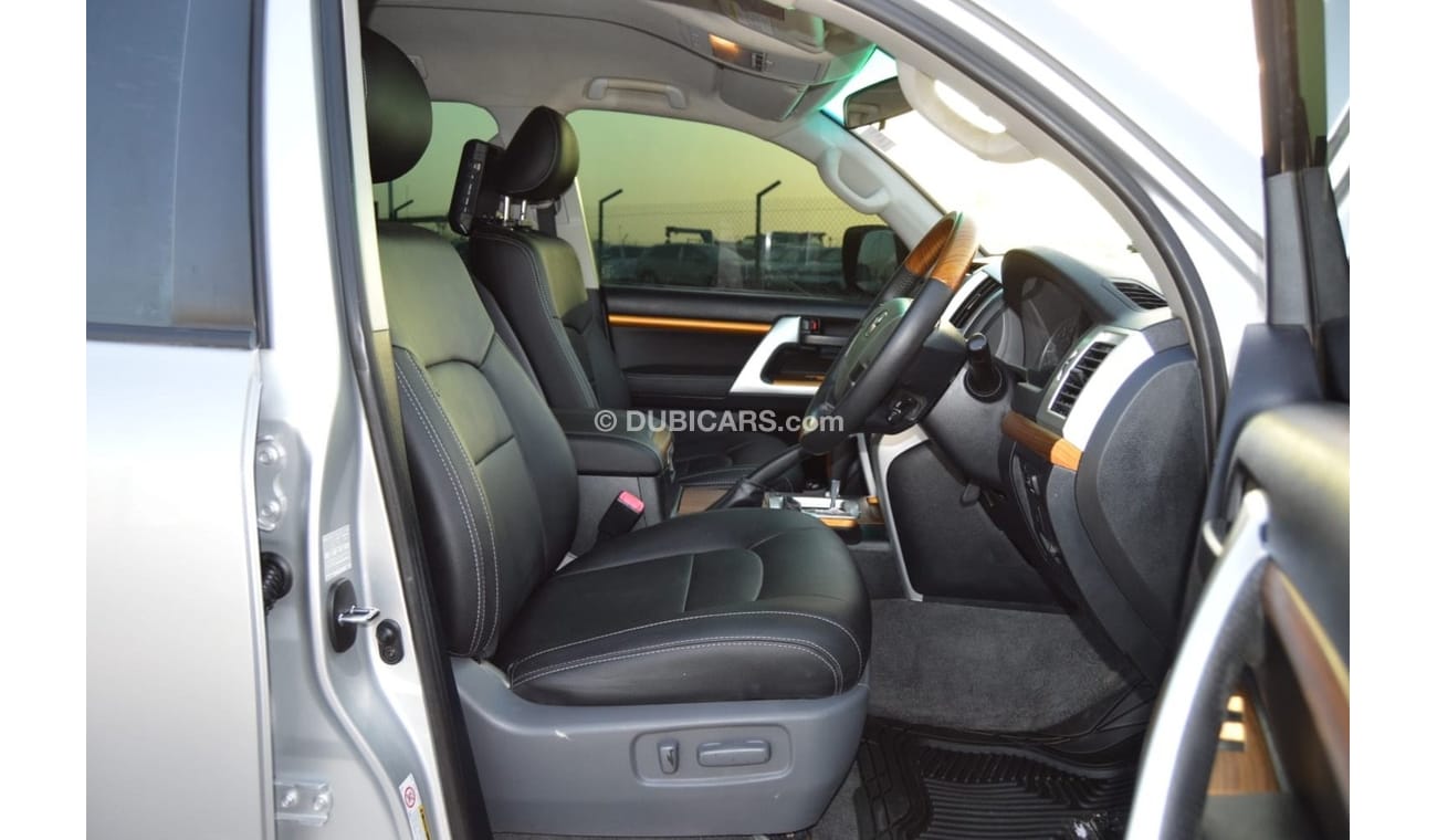 Toyota Land Cruiser Diesel engine full option