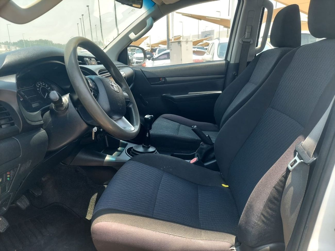 Toyota Hilux DC 4WD 2.4L DIESEL MANUAL TRANSMISSION