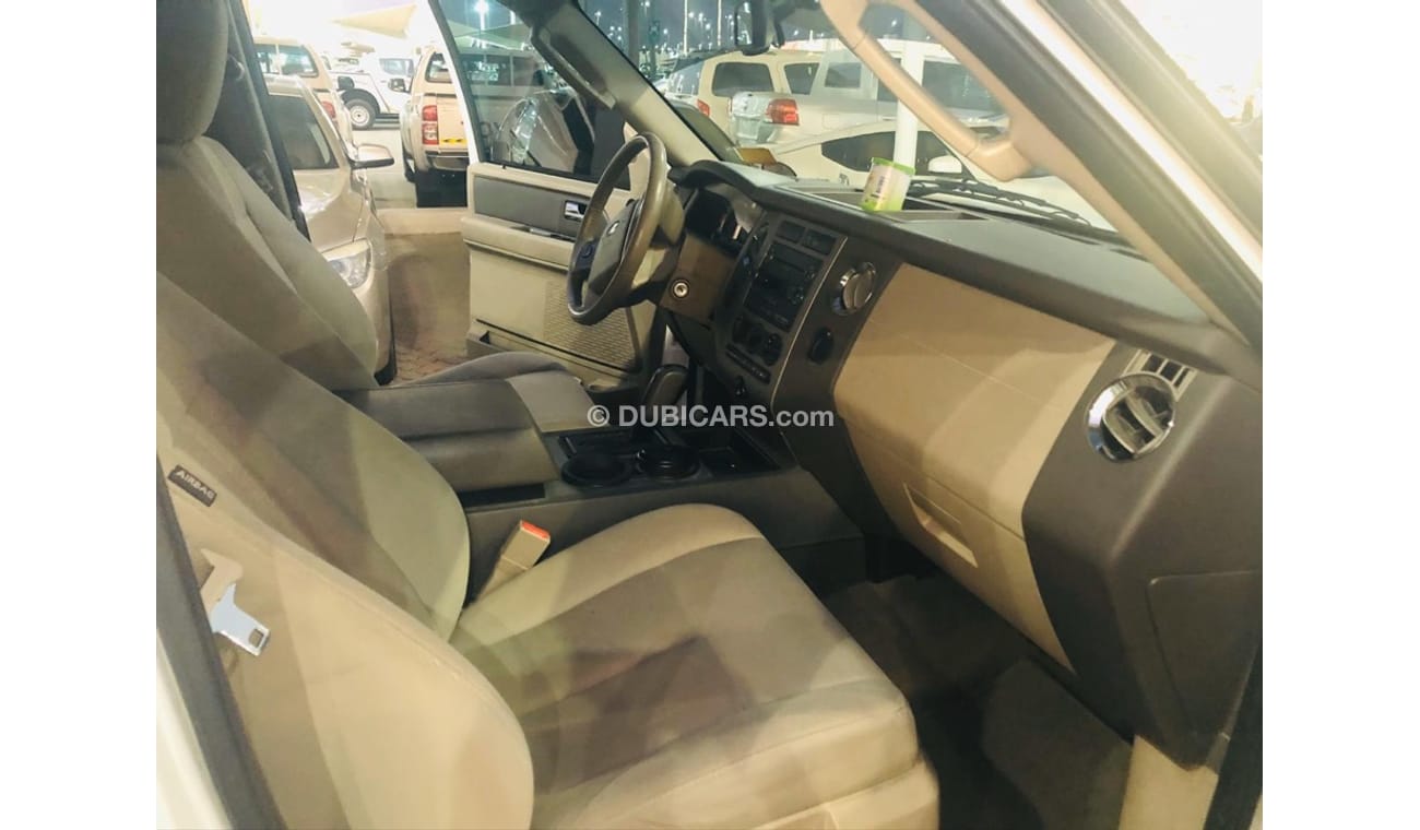 فورد إكسبيديشن فورد اكسبدشن موديل 2013 خليجي  السياره بحاله ممتازه من الداخل والخارج ولا تحتاج اي مصروف