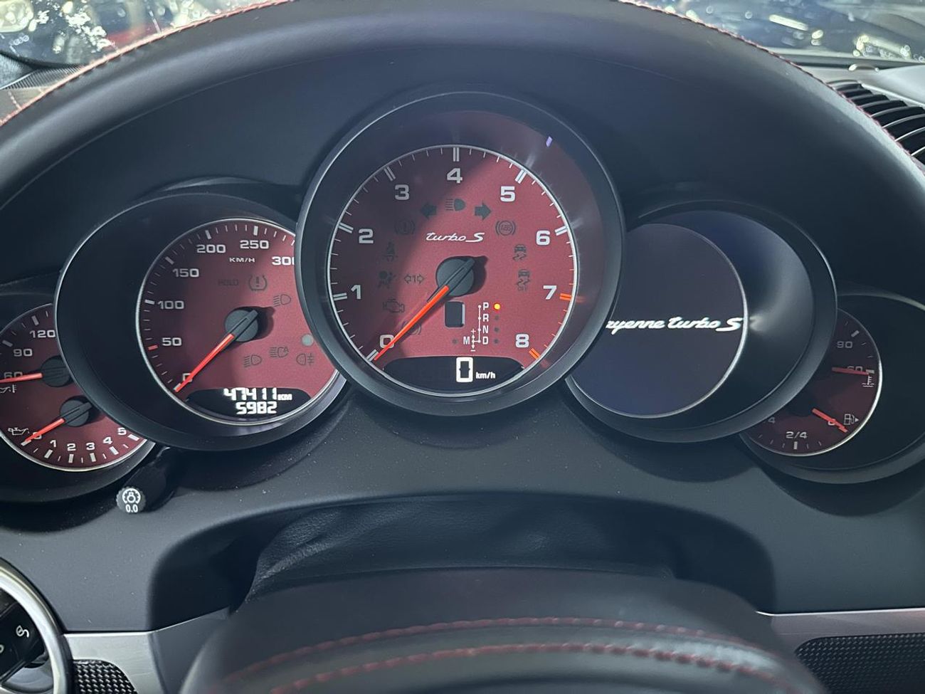 Porsche Cayenne Turbo S 4.8L (570 HP) 2016 | FULL SERVICE HISTORY | CARBON CERAMIC BRAKES (PCCB) | FULL SPEC!