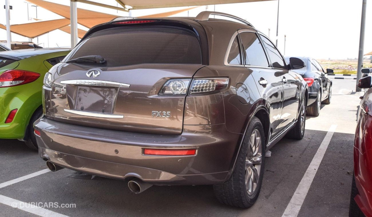 Infiniti FX35