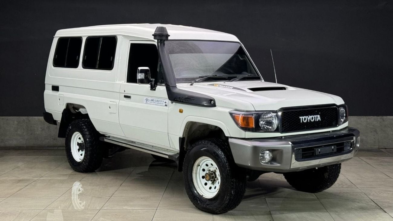 تويوتا لاند كروزر 70 TOYOTA LAND CRUISER  HARDTOP 3 DOORS (RHD) Diesel 2010