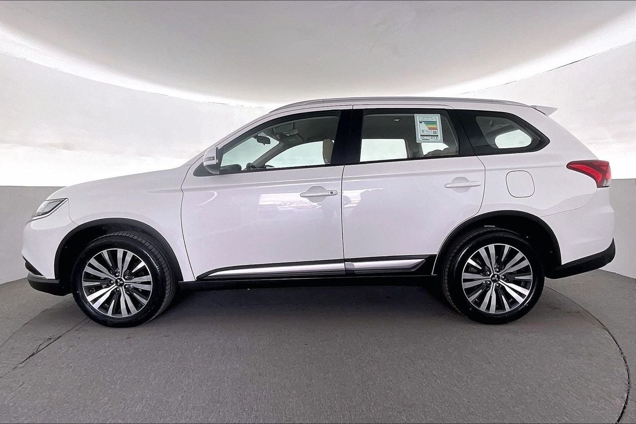 ميتسوبيشي آوتلاندر 2.5 GLX AUTO 4WD 7SEAT ML FABRIC SEATS | شامل الضمان | 0 ﺪﻔﻋﺓ ﺃﻮﻟﻯ