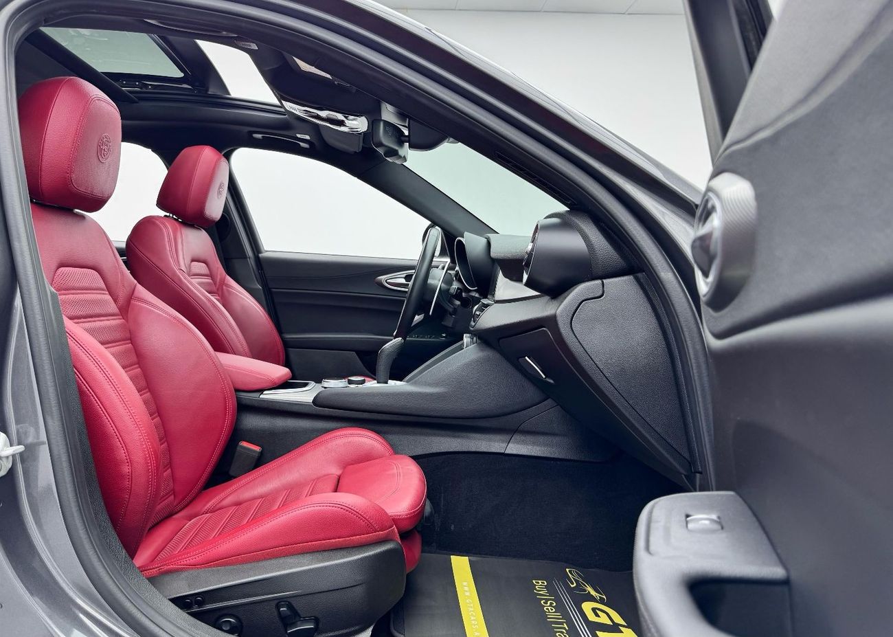 Alfa Romeo Giulia 2023 Alfa Romeo Giulia Q2 Veloce, 2027 Alfa Romeo Warranty + Service Pack, Low Kms, GCC