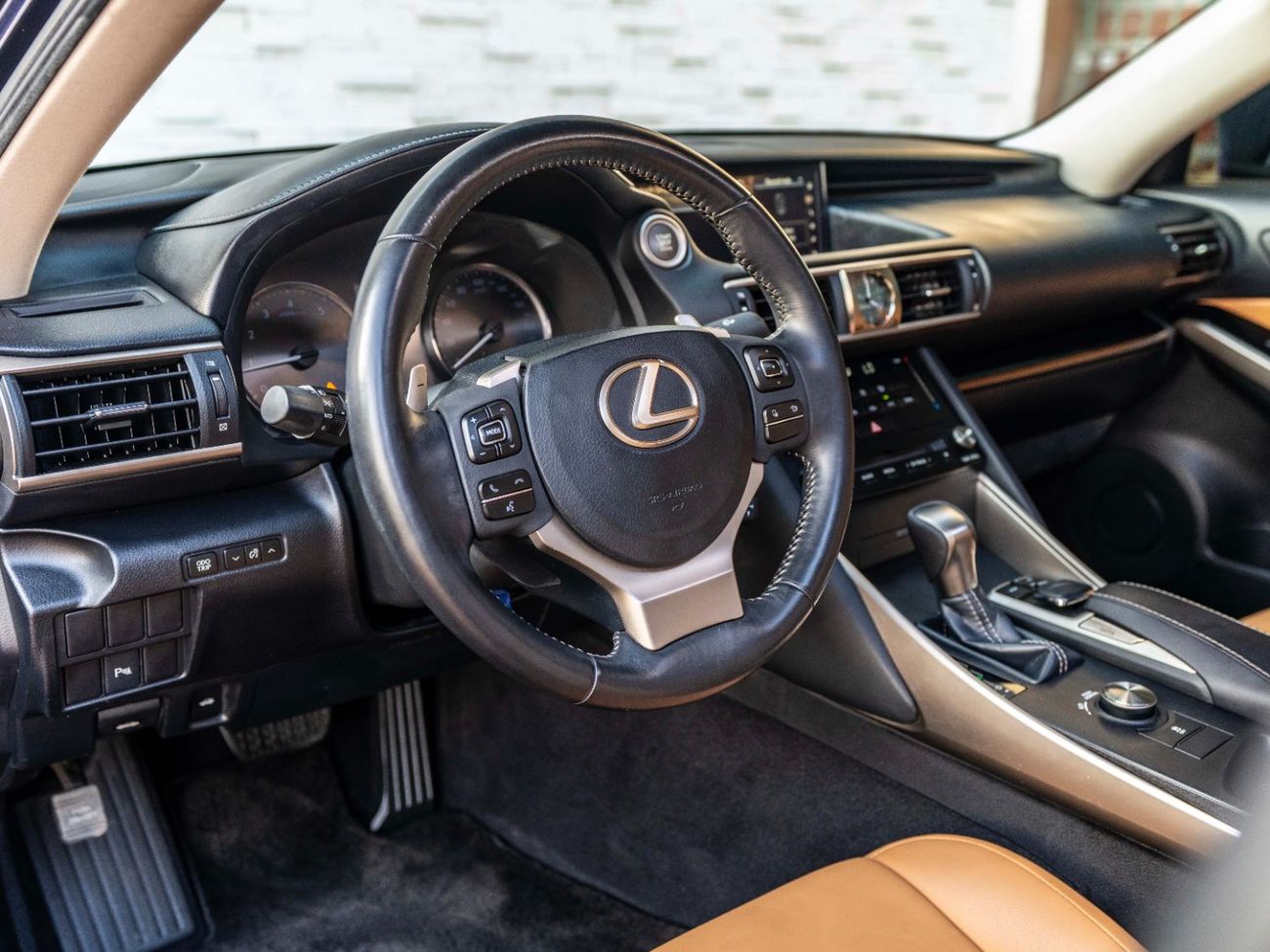 لكزس IS 300 F Sport 2.0L