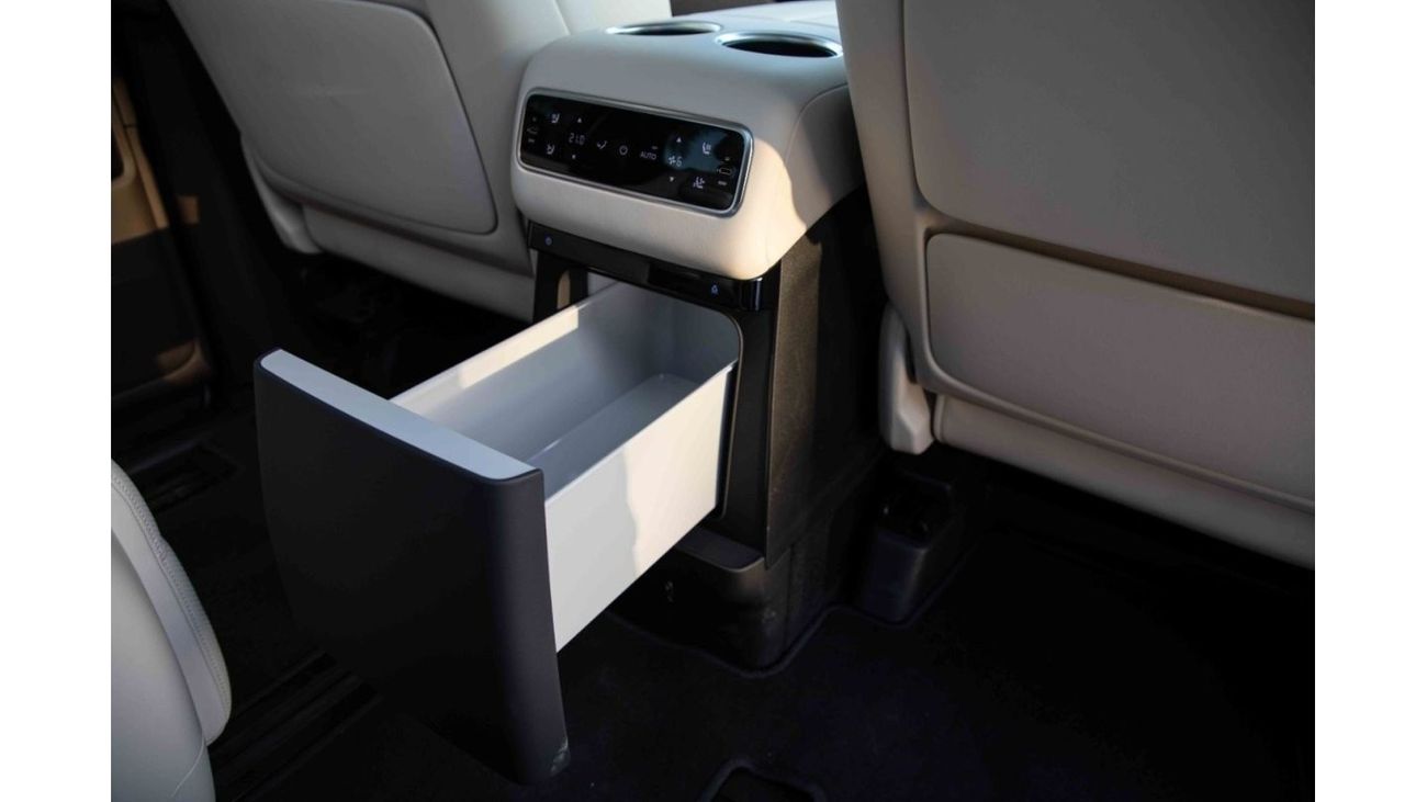 Li Auto Mega 2024 Lixiang Mega Ultra Version - White	inside White | Export Only