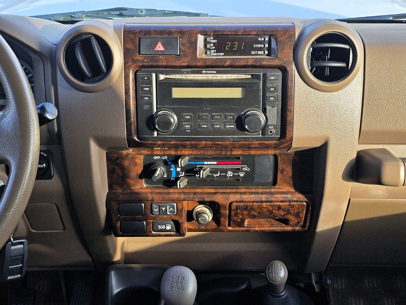 Toyota Land Cruiser Pick Up LX AC PWR OPT Toyota Land Cruiser PickUp S.C LX 4.0L M/T AWD Gcc Biege Color 2012 Model