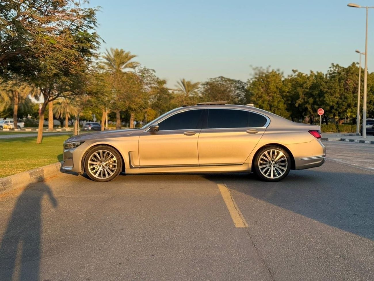 بي أم دبليو 730Li Luxury M Sport Package 2.0L