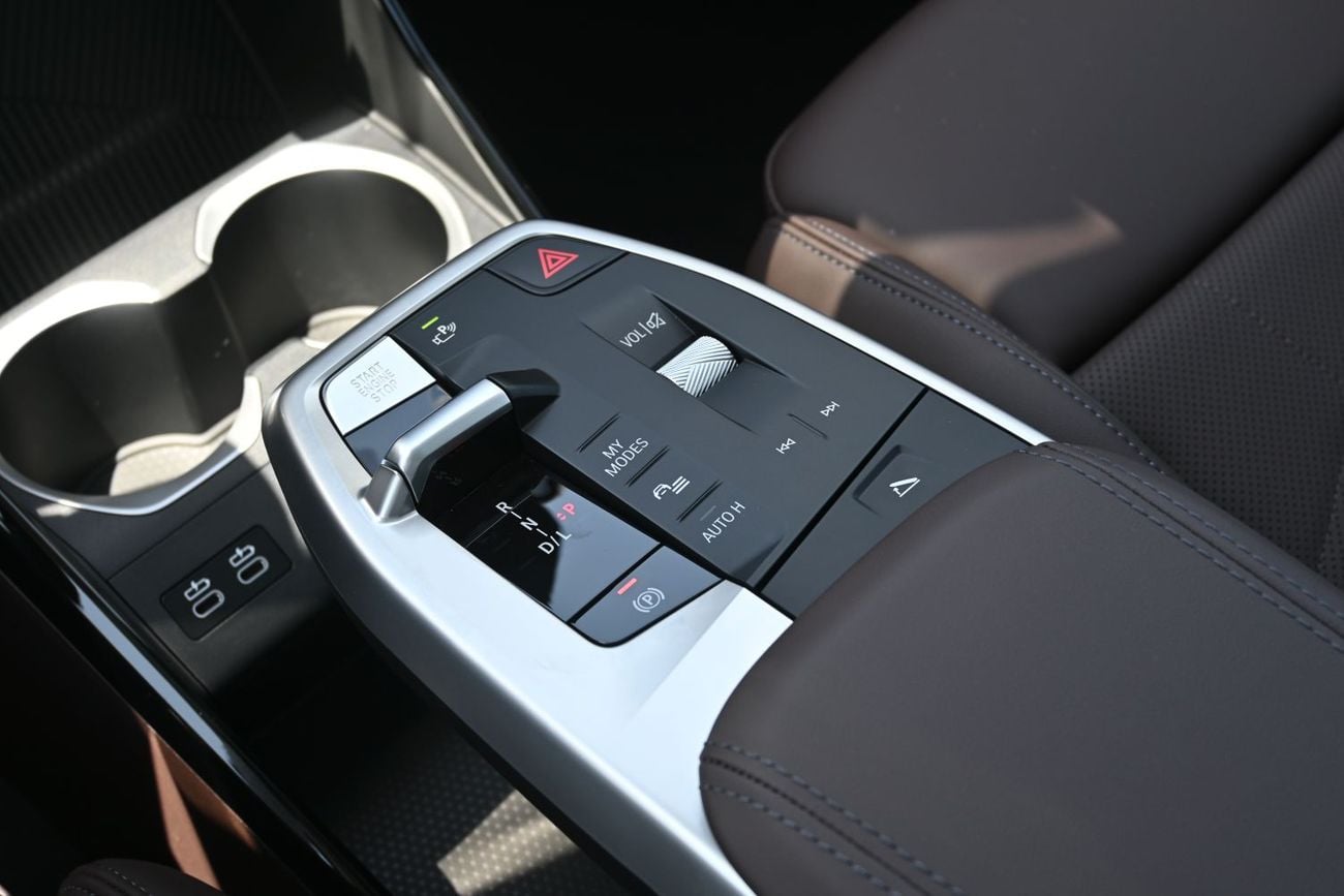 بي أم دبليو X2 BMW X2 sDrive 25i 2.0L Turbo, M Sport ENGINE: 2.0L CYLINDER: 4 Cylinder  POWERTRAIN: Turbo DRIVE: FW