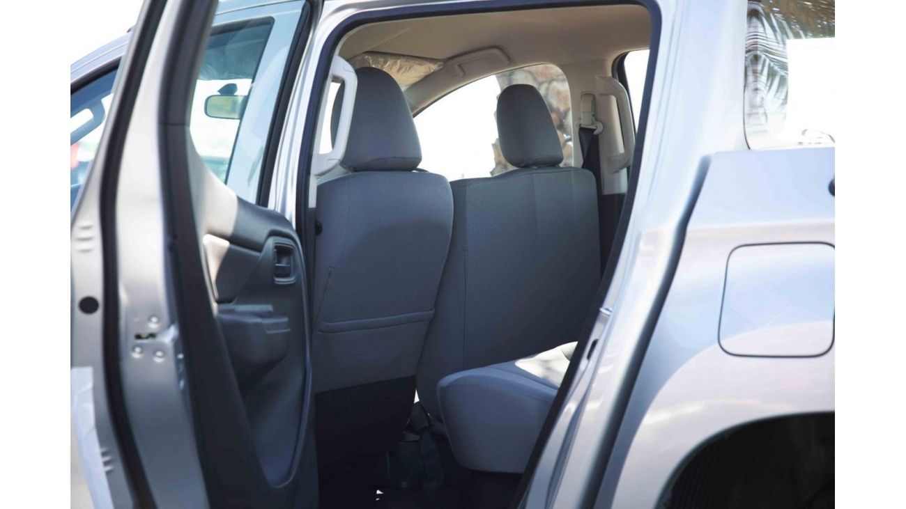 Mitsubishi L200 2023 Mitsubishi L200 2.5 GL 4X4 DC MT - Silver Sterling Metallic Inside Grey Dark