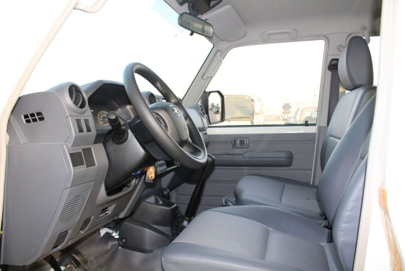 Toyota Land Cruiser 70 TOYOTA LAND CRUISER 76 4.2L L6 DSL 4WD LX STD MANUAL