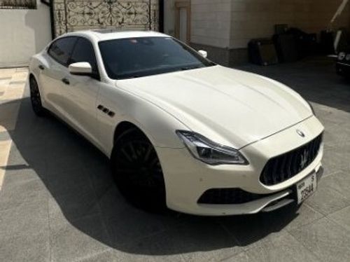 Maserati Quattroporte