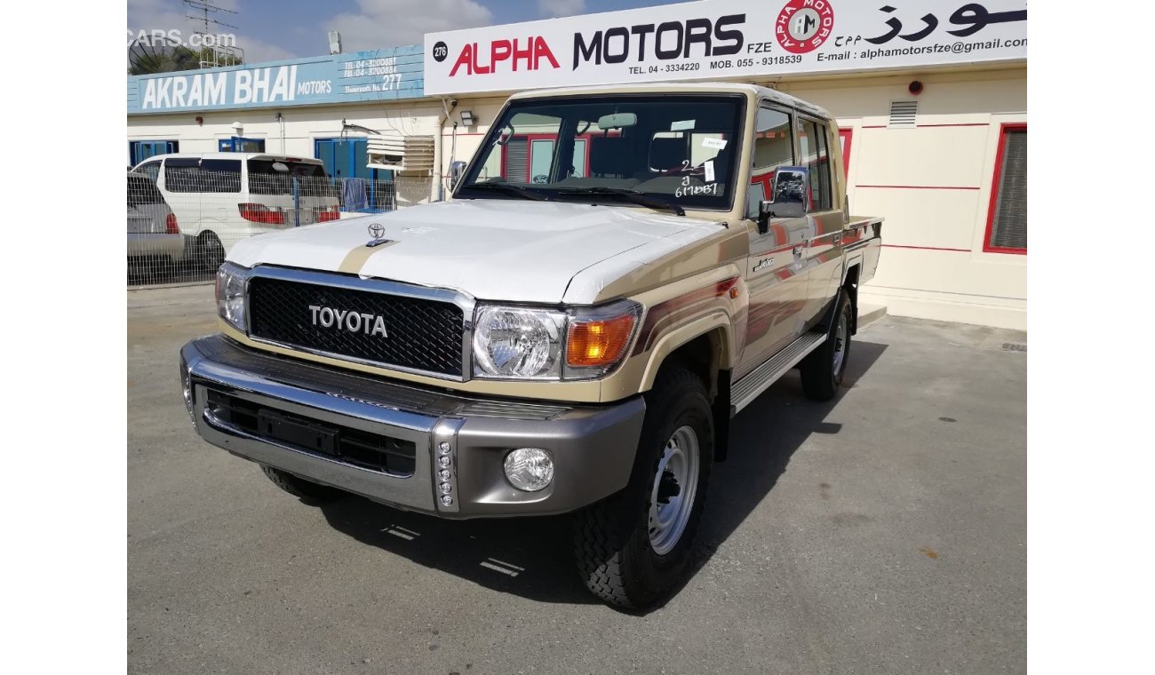 Toyota Land Cruiser Pick Up 2018 Gasoline mid options V6