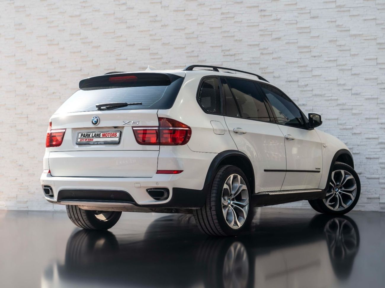 BMW X5 50i Luxury 4.4L (5 Seater)