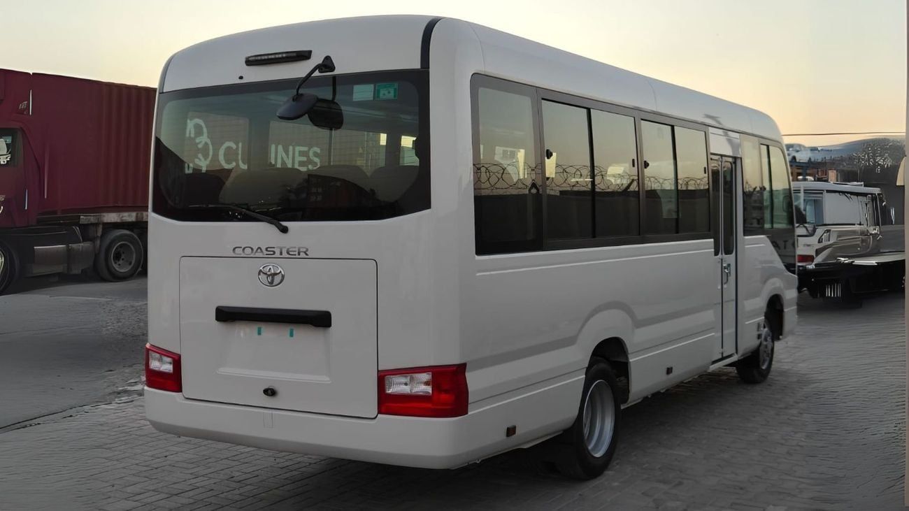 تويوتا كوستر 4.0L 23 Seater . Manual . Diesel . 3 Door . Rear Wheel Drive