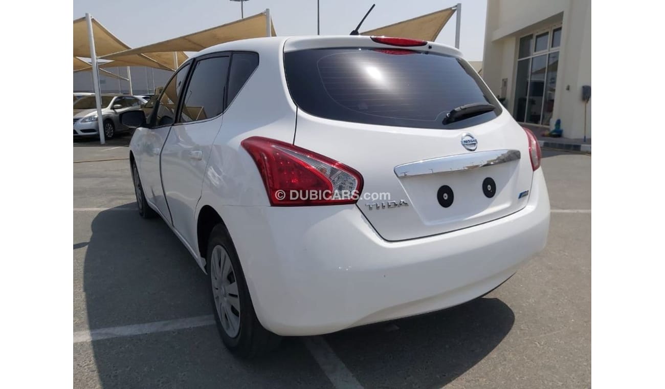 Nissan Tiida Nissan TIDA - 2016- Low millage- O original Paint.
