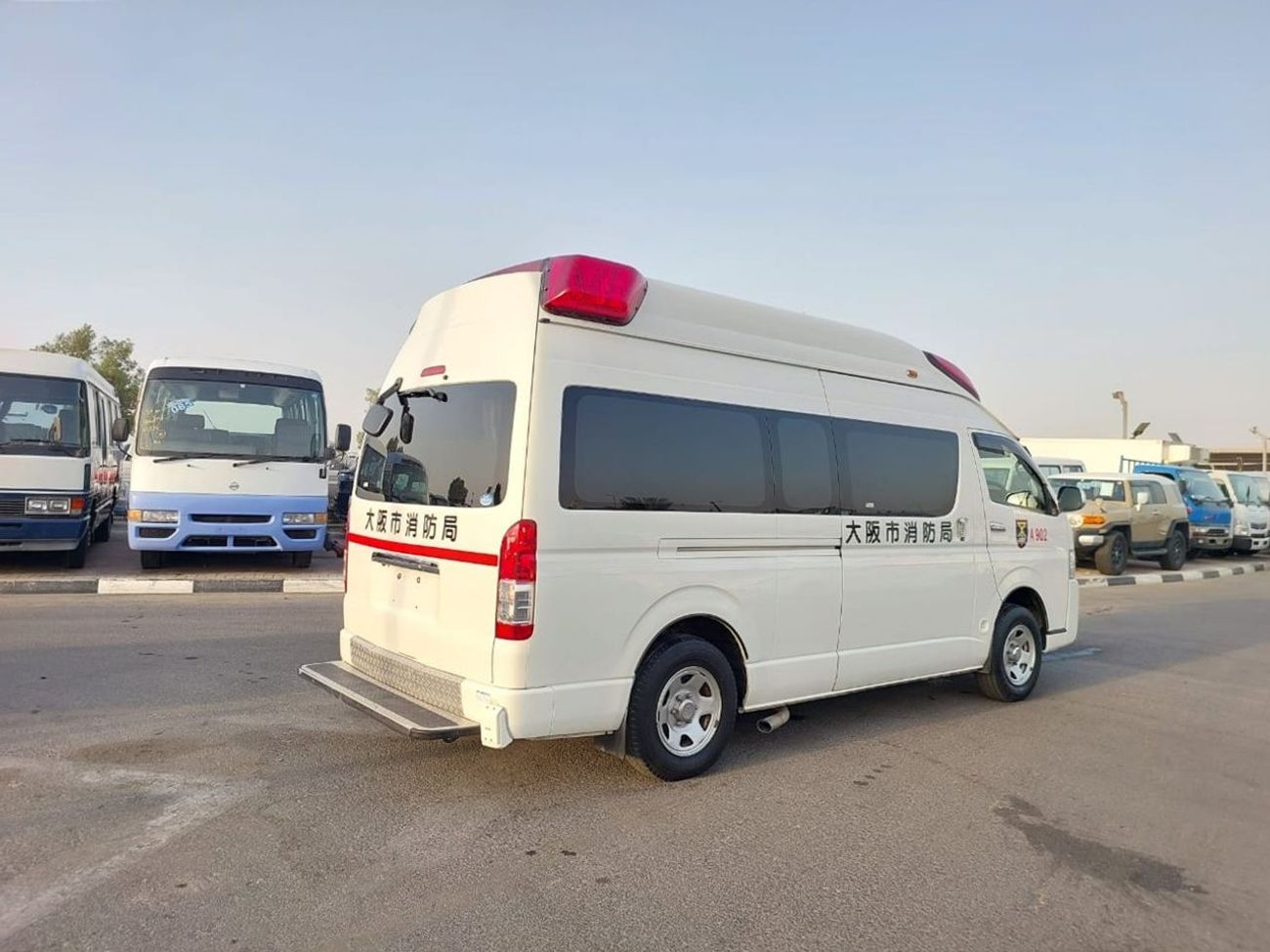 Toyota Hiace TOYOTA HIACE VAN AMBULANCE RHD 2015 MODEL 2.7 L PETROL AUTOMATIC(PM15632)