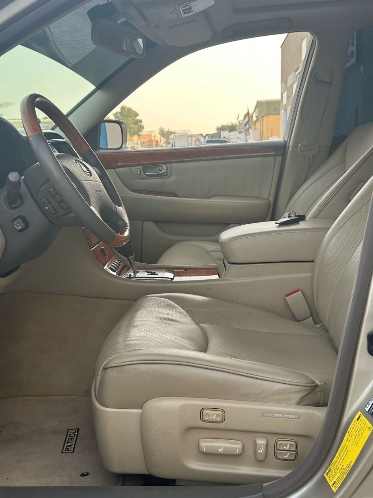 Lexus LS 430 Lexus LS430  Model: 2006  Price : 38,000 dirhams Mileage : 209,000 km Gulf specifications Full Ultra