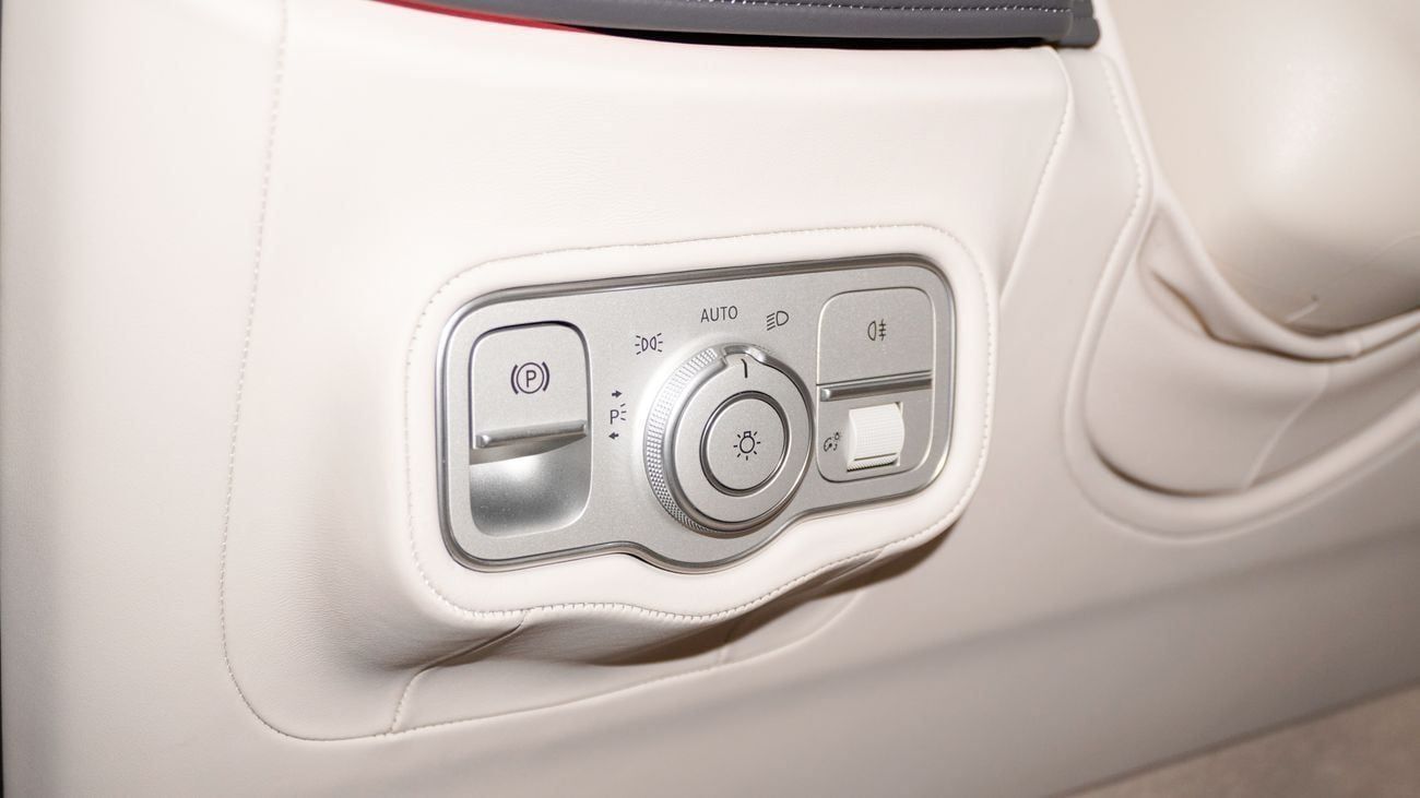 Mercedes-Benz G 63 AMG MERCEDES BENZ G63 AMG DOUBLE NIGHT PAKAGE (2025) WARRANTY & SERVICE