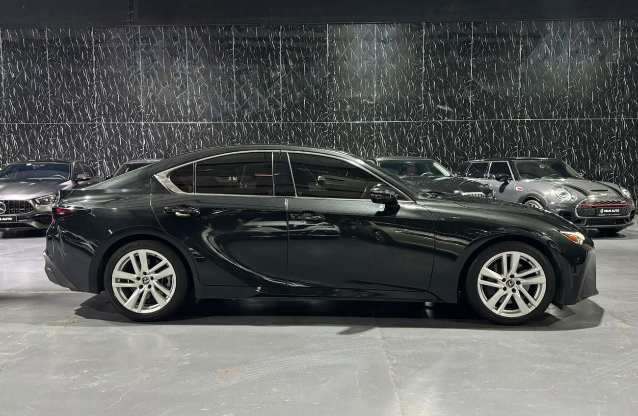 Lexus IS300 ELEGANT GCC | Al Futtaim warranty 2027 | Al Futtaim full service History