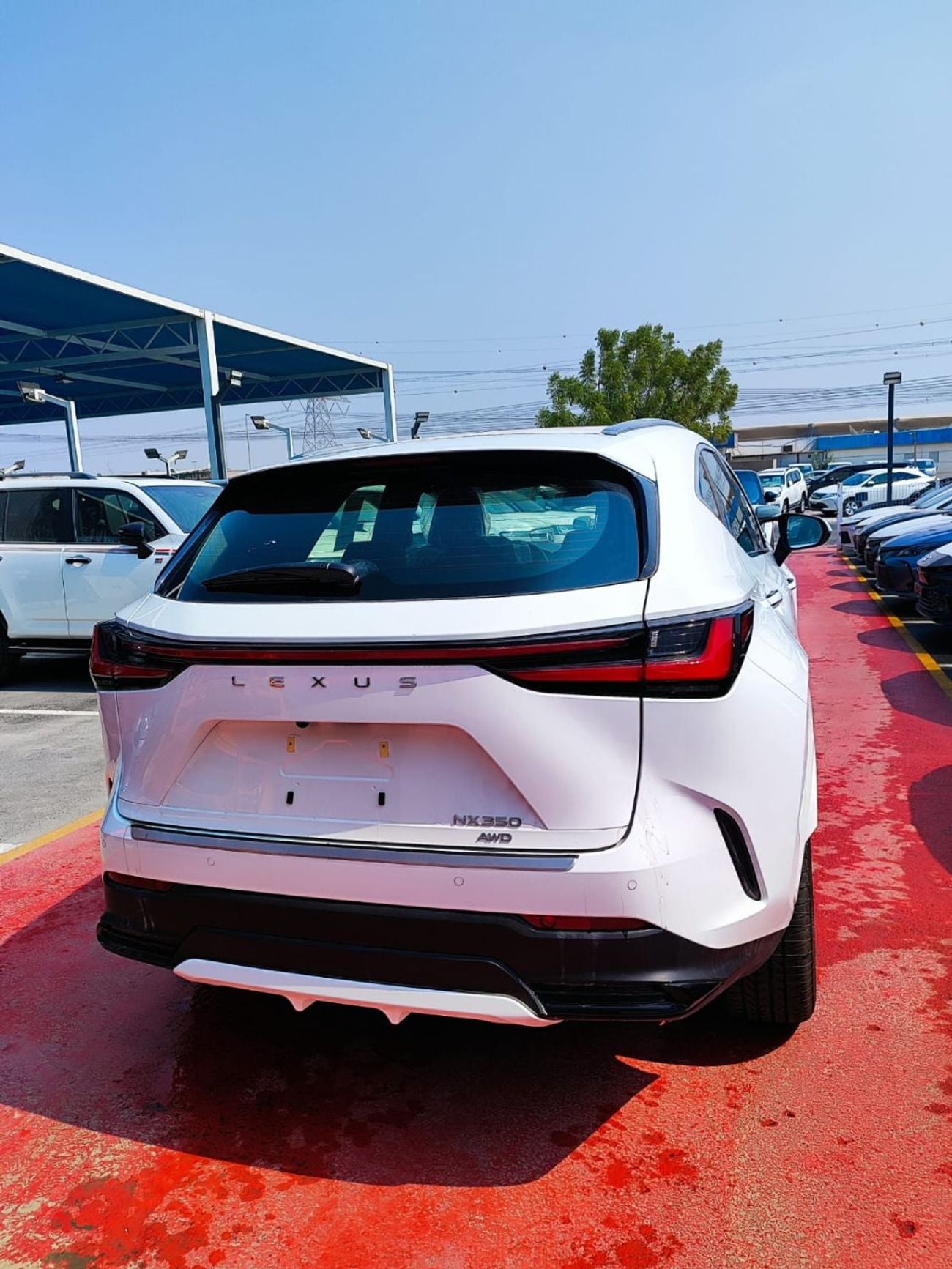 لكزس NX350 بريمير لكزس NX 350 بنزين 2.4 أوتوماتيك مع فتحة سقف | رادار | نظام مراقبة النقطة العمياء | صندوق خلفي كهربائ