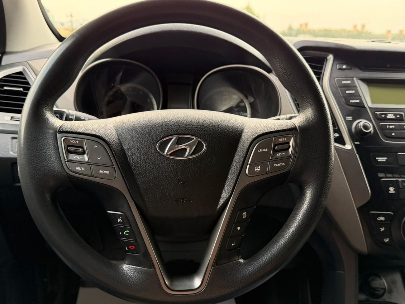 Hyundai Santa Fe SPORT Steering wheel controls, central locking