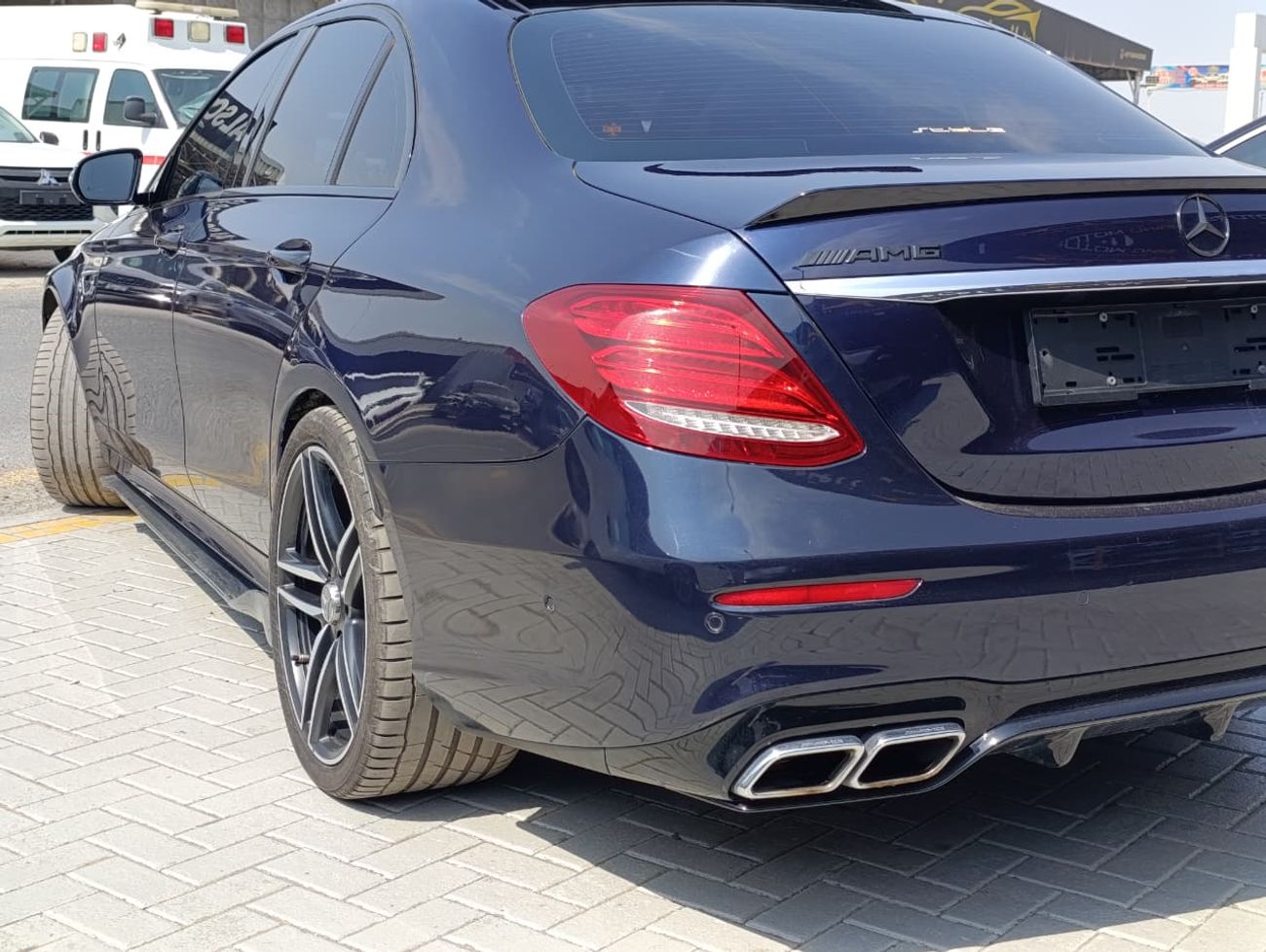 Mercedes-Benz E 63 AMG MERCEDES BENZ E 63 AMG