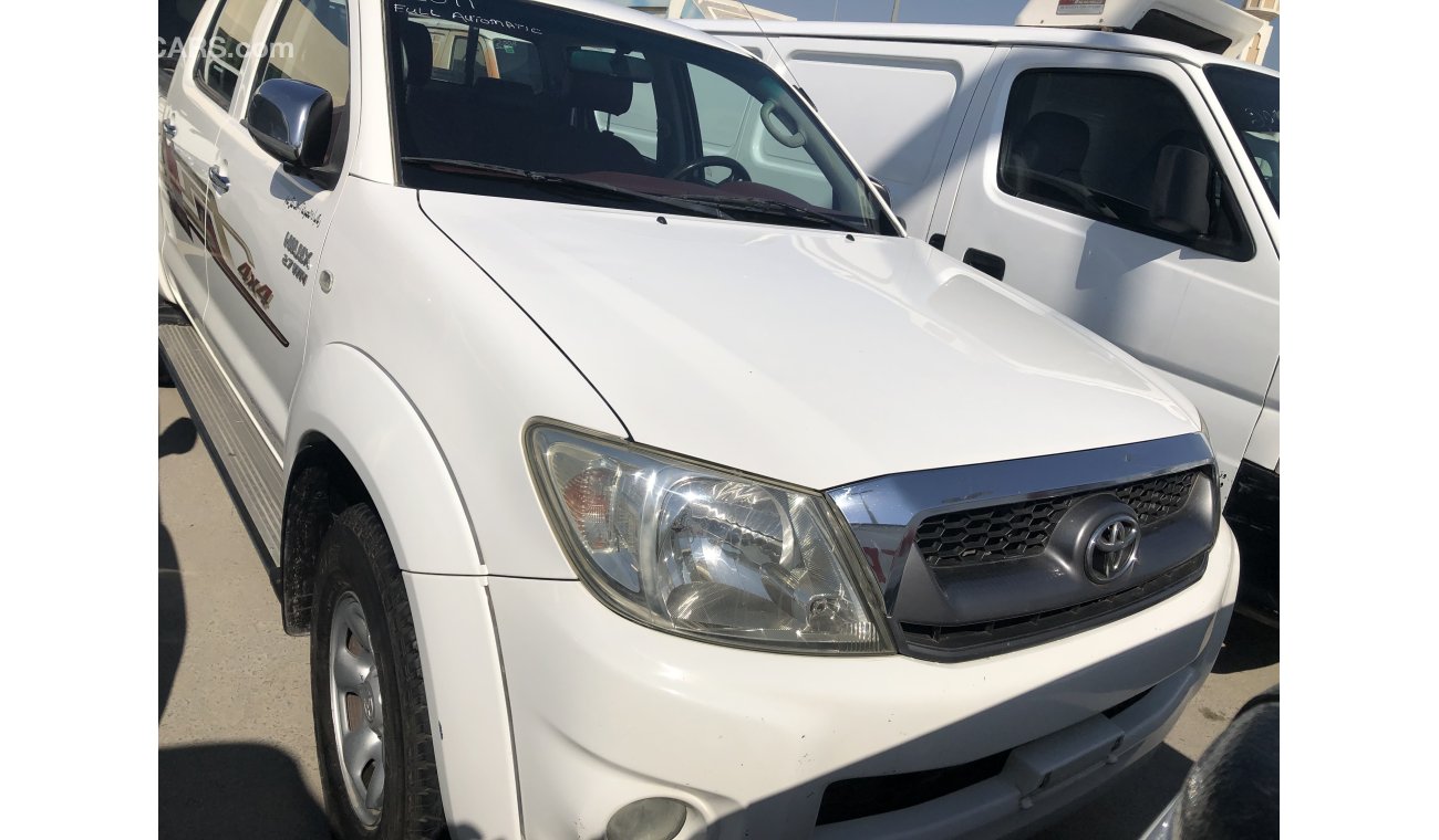 تويوتا هيلوكس Toyota Hilux D/c Pick up A/T,Model:2011.Excellent condition